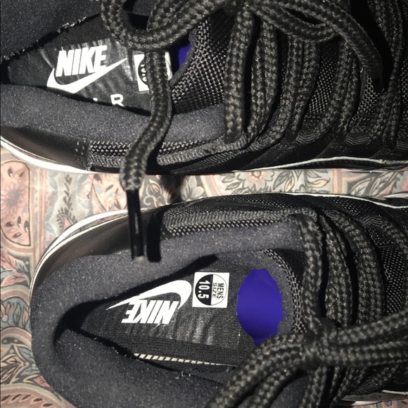 Jordan 11 Space Jams - Picture 4 of 6